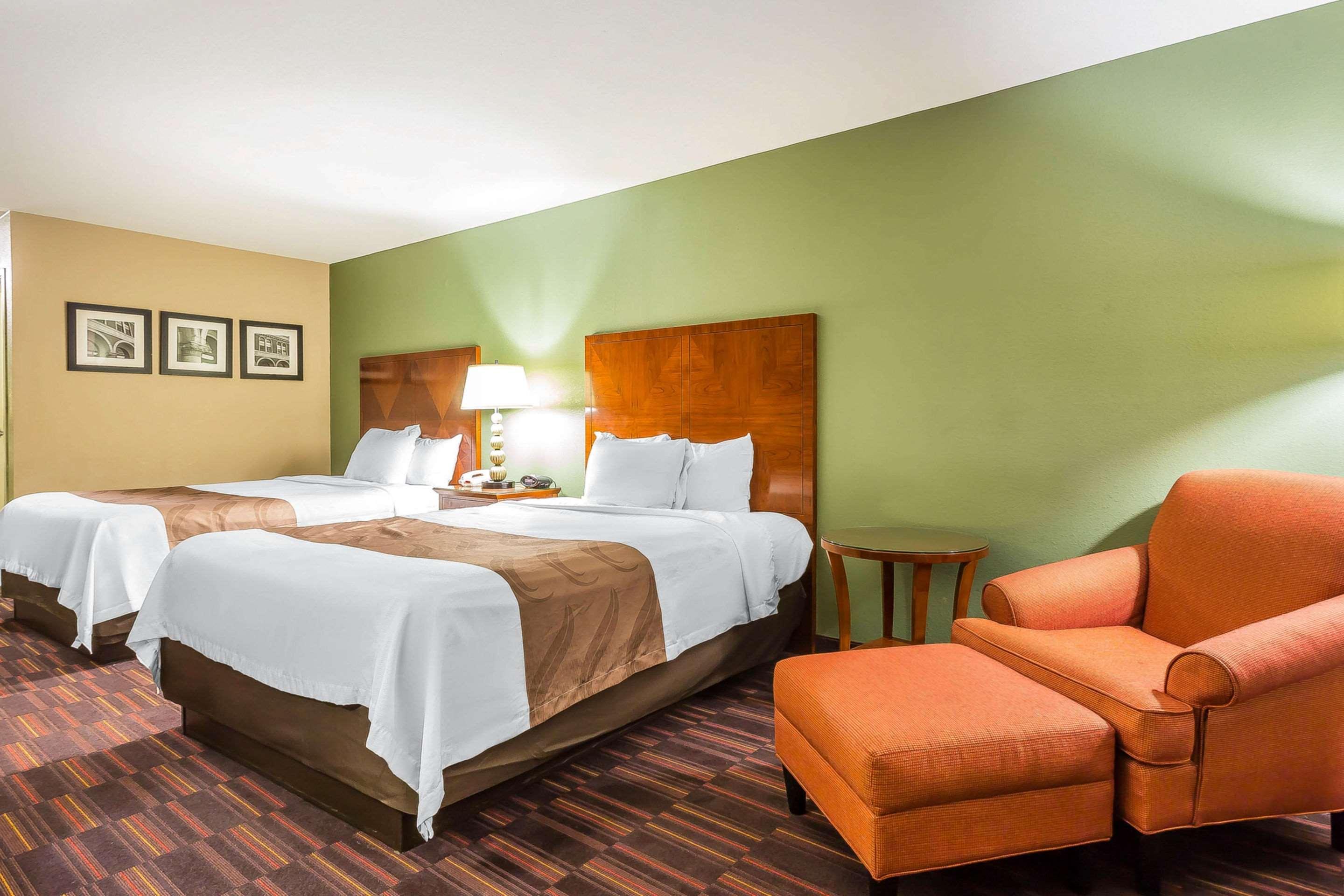 Quality Inn & Suites Near Robins Air Force Base Warner Robins Exterior photo