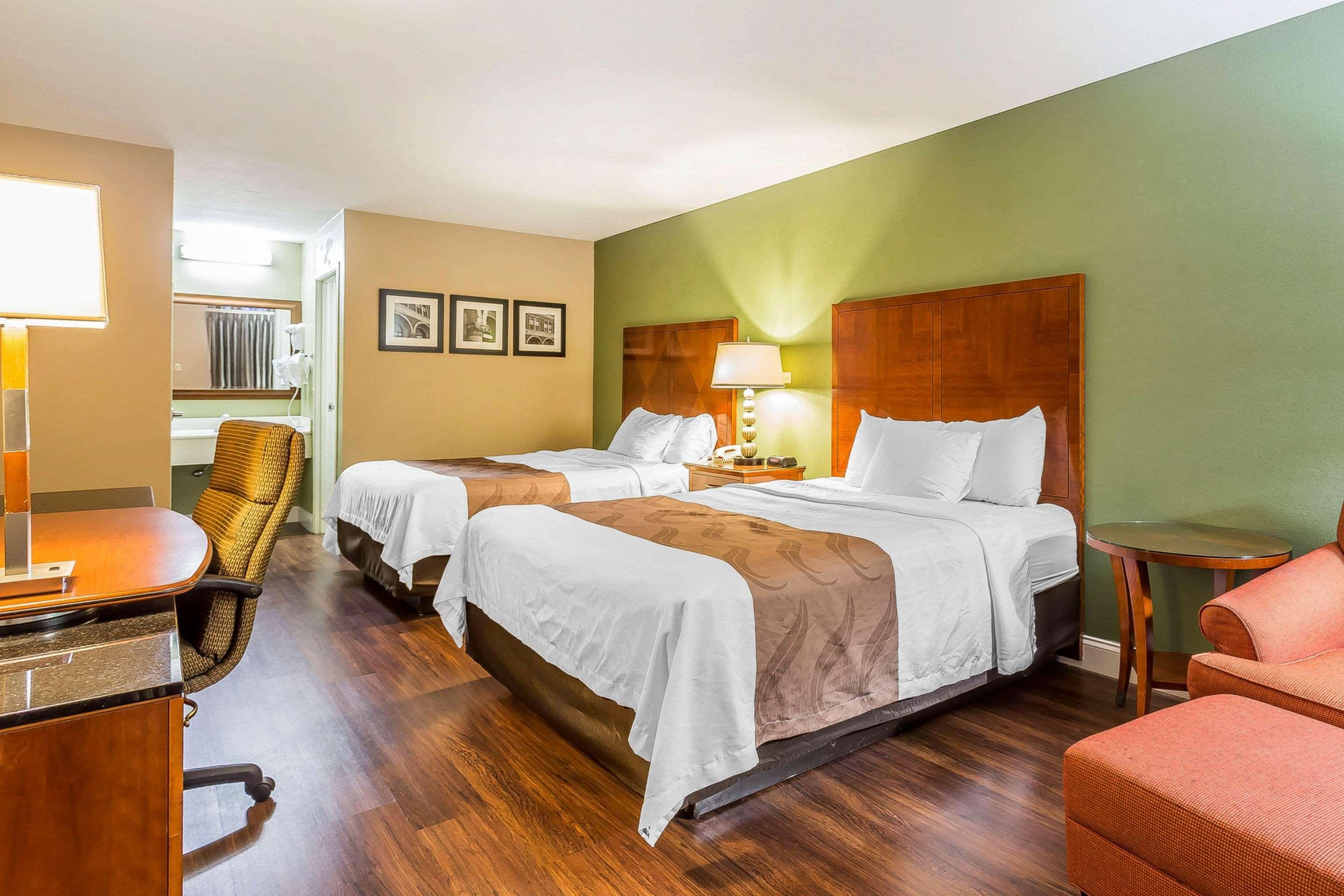 Quality Inn & Suites Near Robins Air Force Base Warner Robins Exterior photo