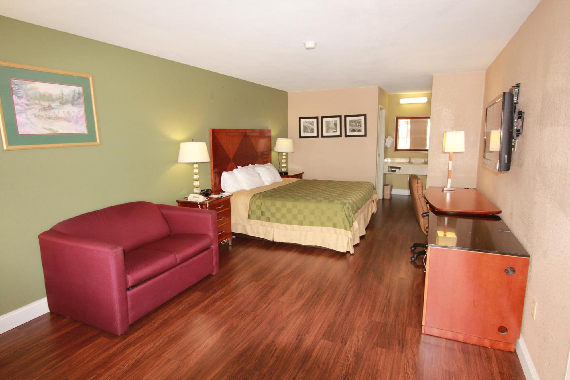 Quality Inn & Suites Near Robins Air Force Base Warner Robins Exterior photo