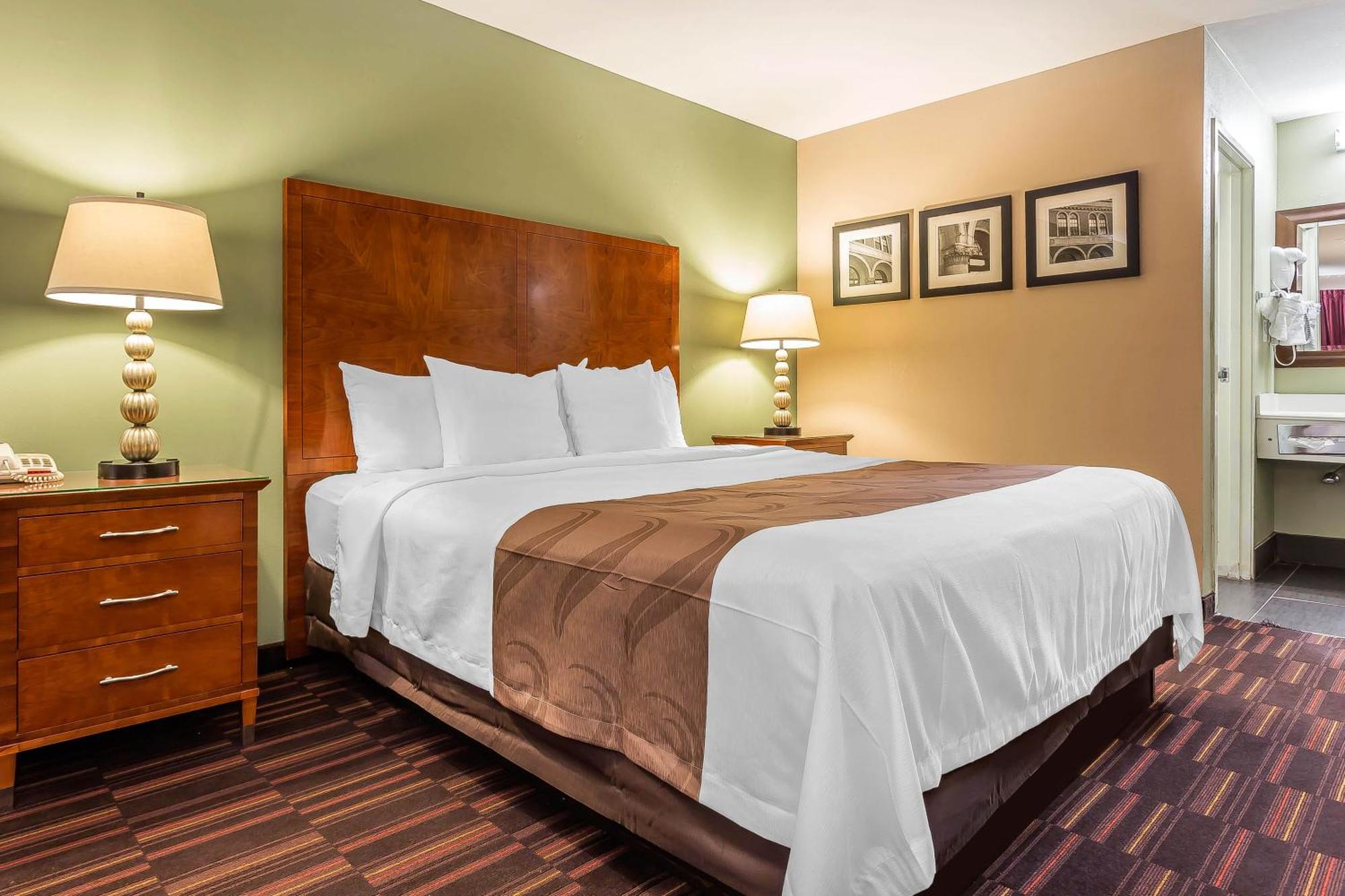Quality Inn & Suites Near Robins Air Force Base Warner Robins Exterior photo
