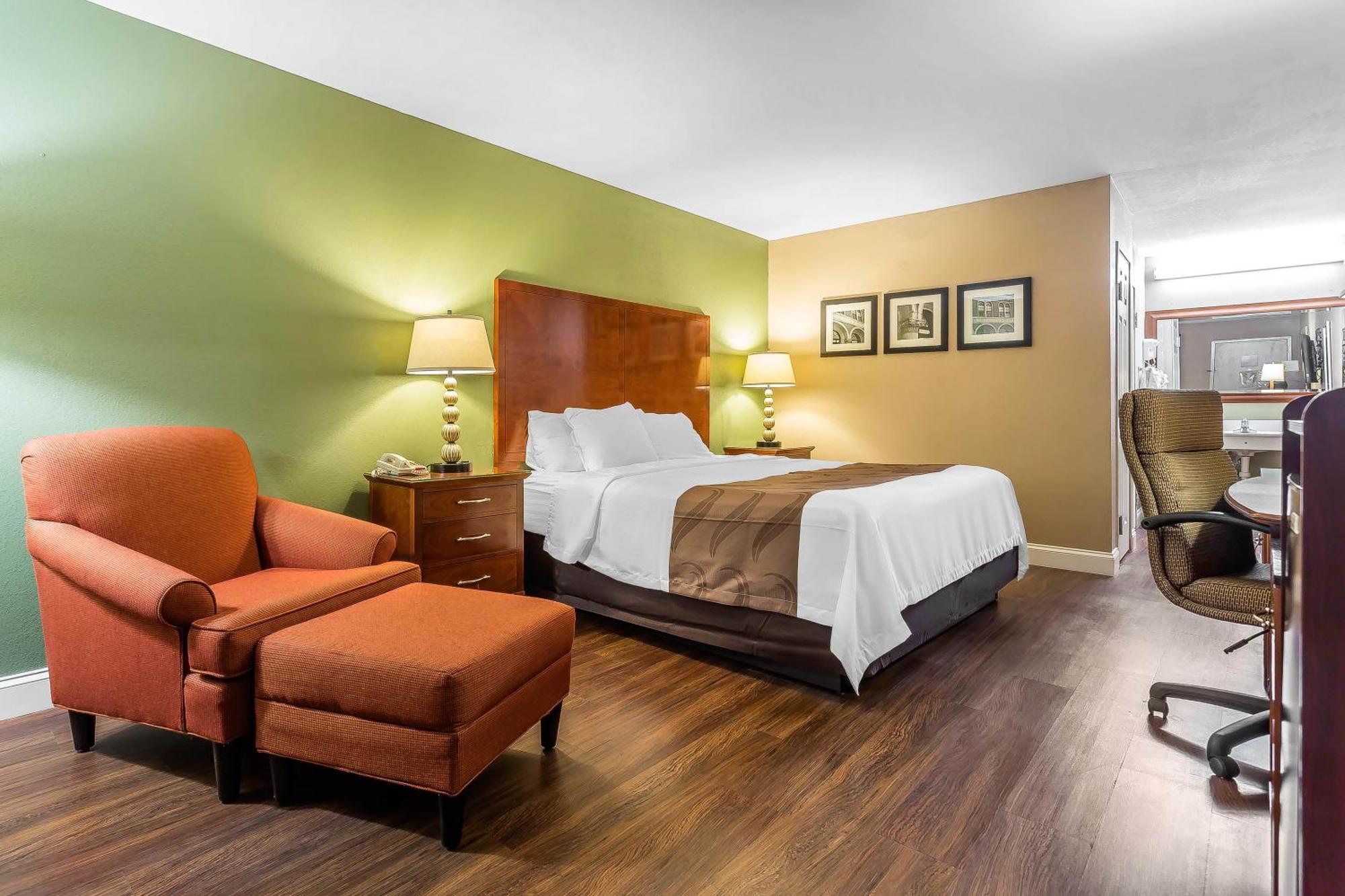 Quality Inn & Suites Near Robins Air Force Base Warner Robins Exterior photo