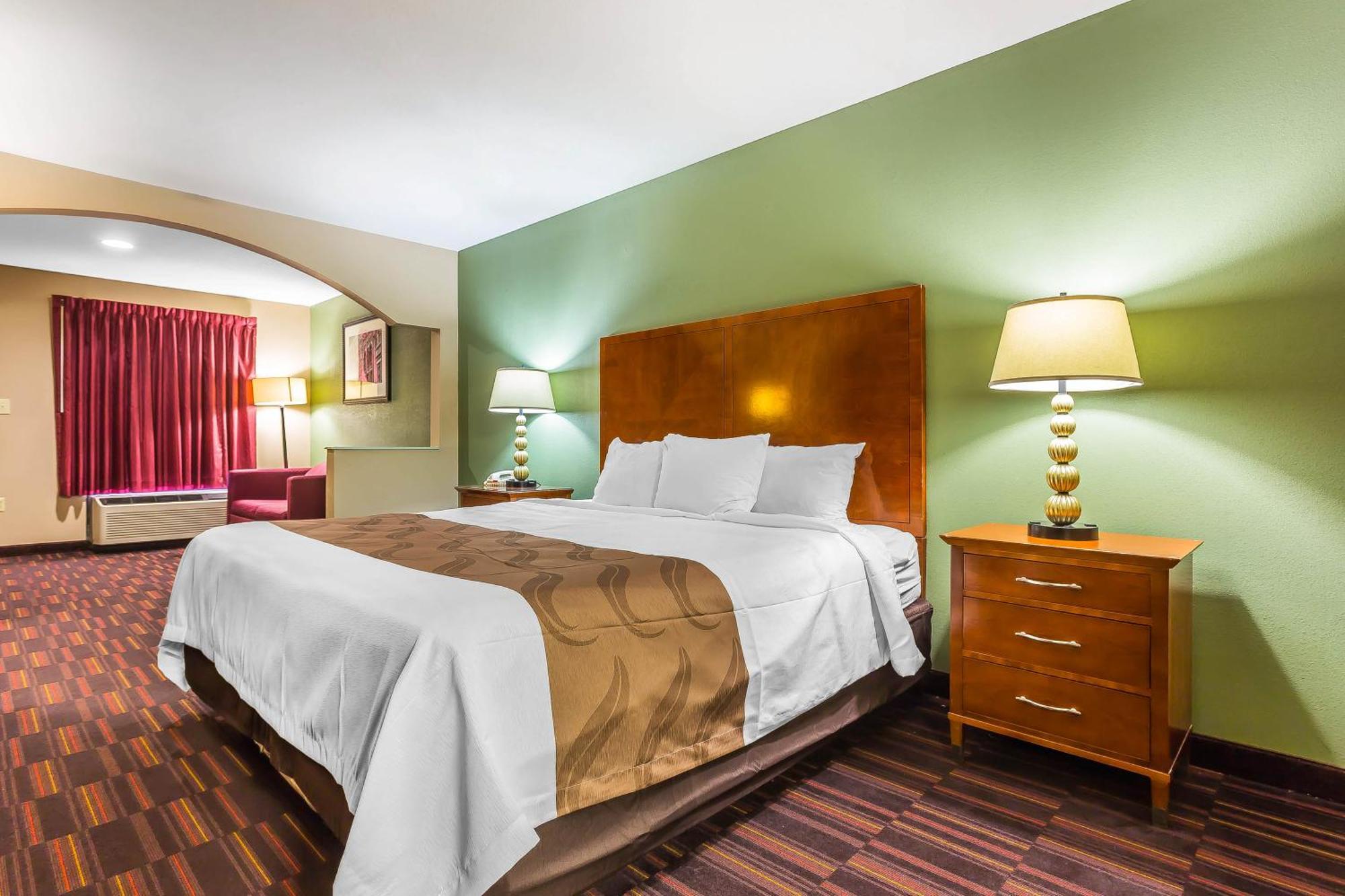 Quality Inn & Suites Near Robins Air Force Base Warner Robins Exterior photo