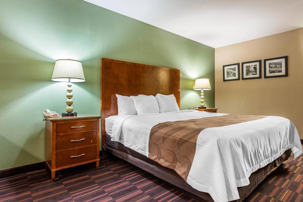 Quality Inn & Suites Near Robins Air Force Base Warner Robins Exterior photo